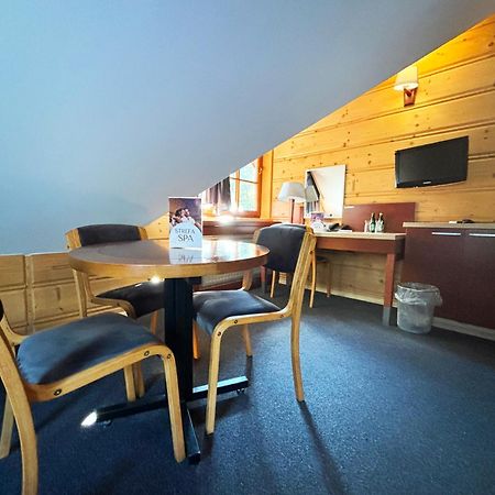 Hotel 365 Kielce Esterno foto