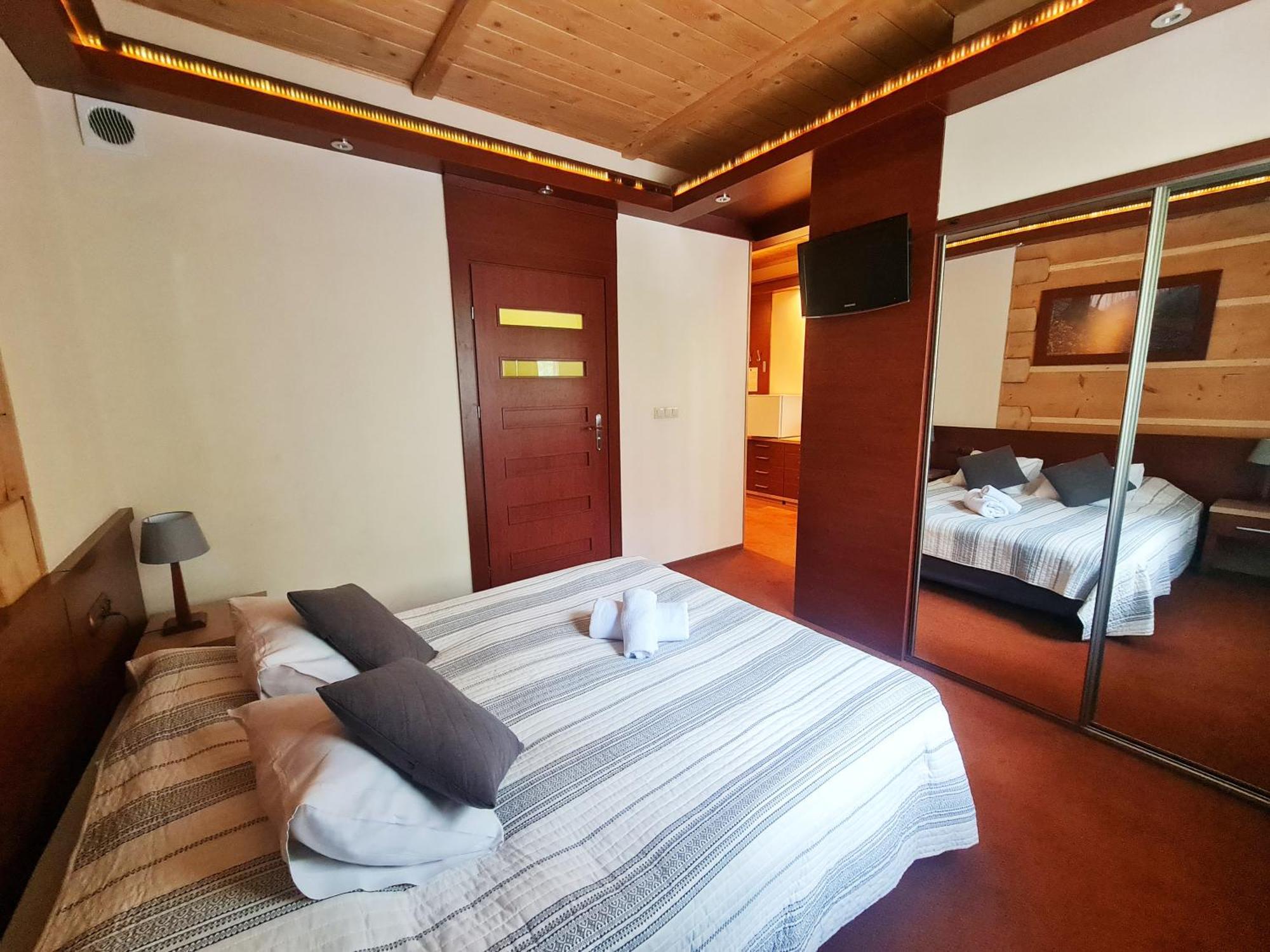 Hotel 365 Kielce Esterno foto