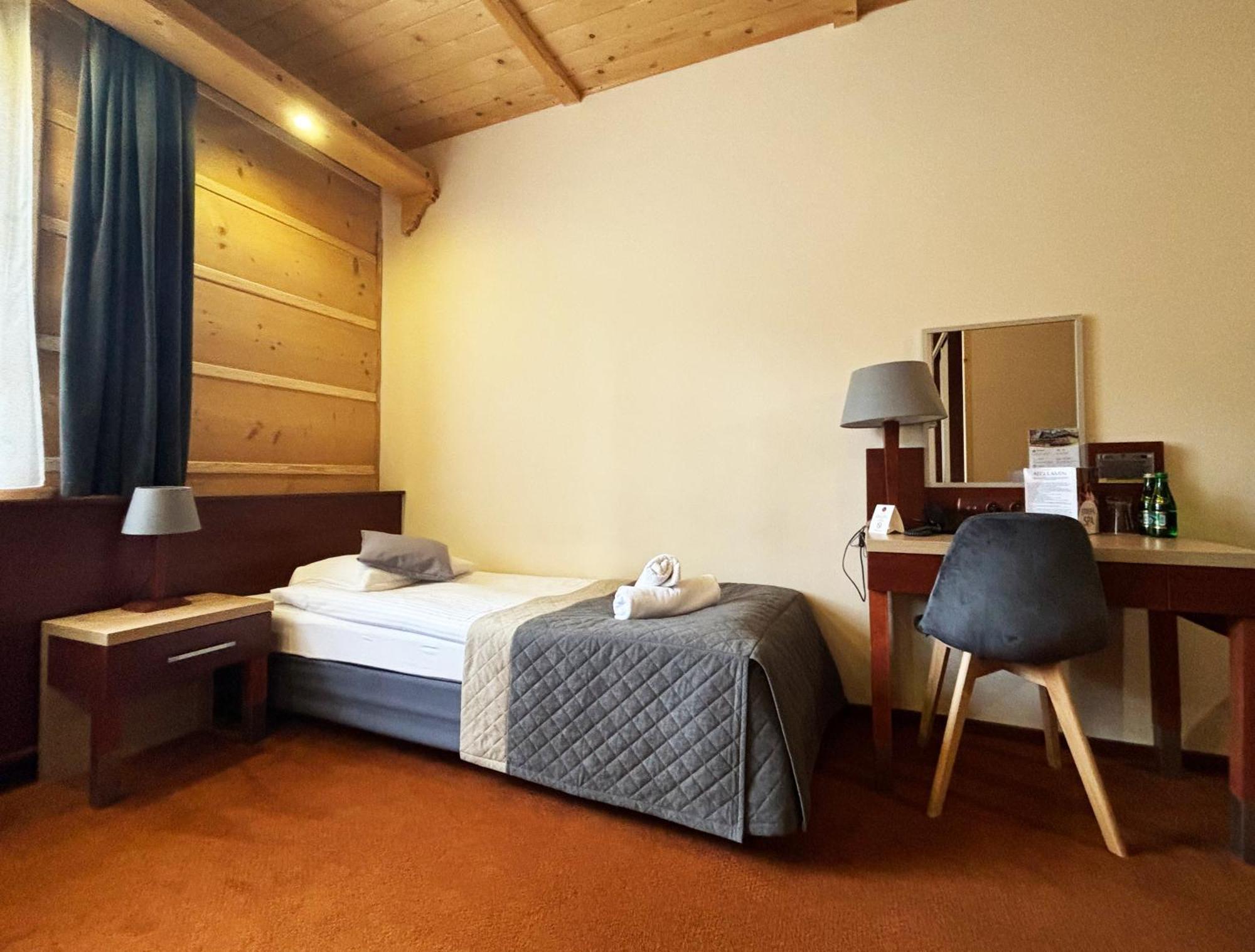 Hotel 365 Kielce Esterno foto