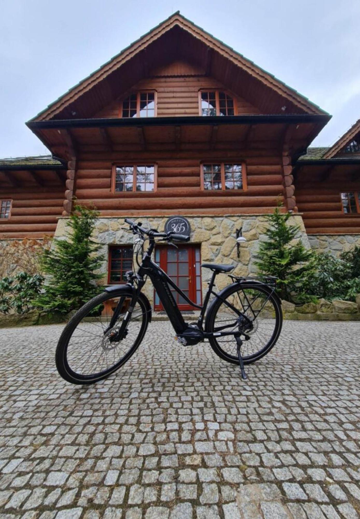 Hotel 365 Kielce Esterno foto