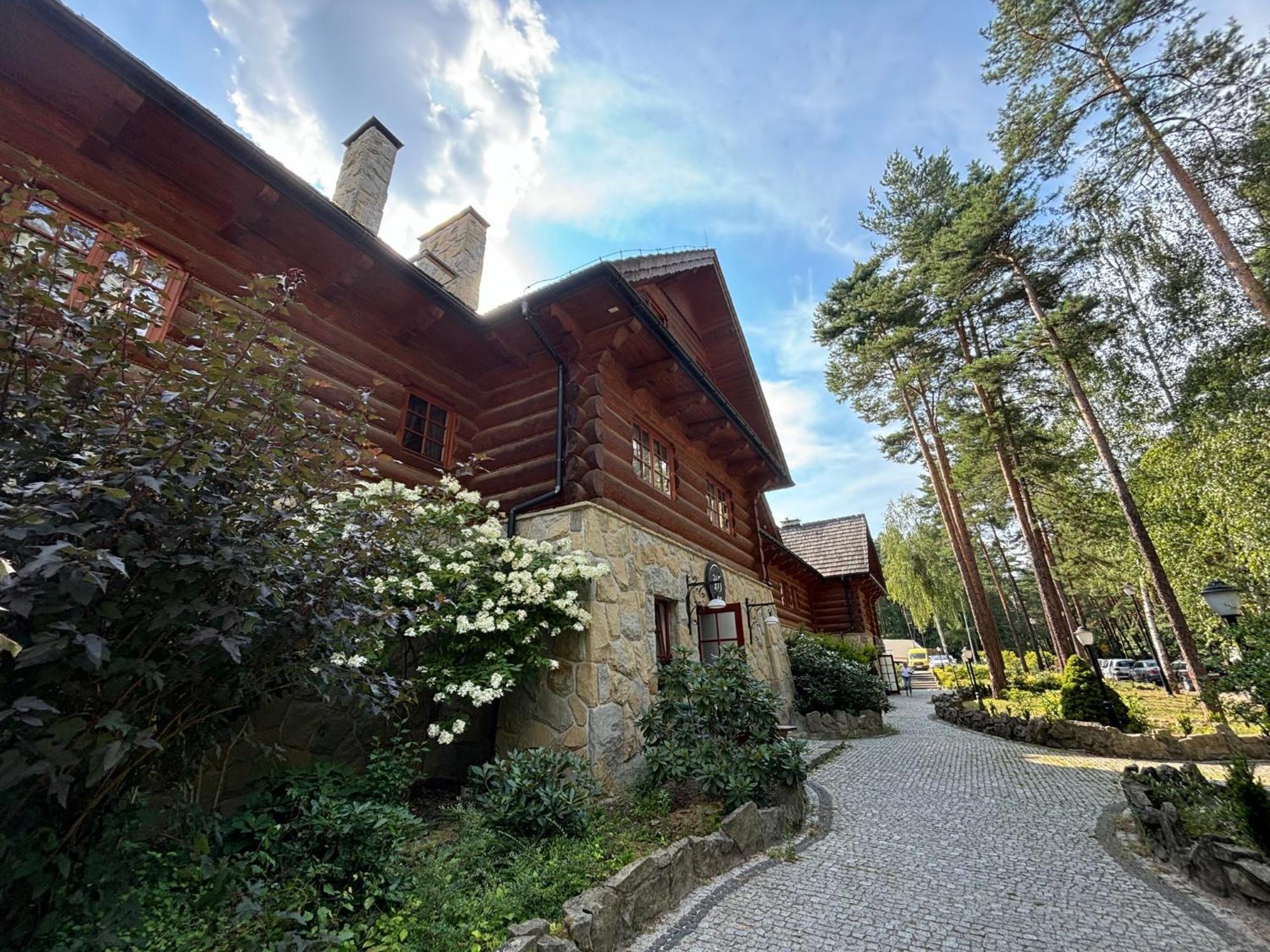 Hotel 365 Kielce Esterno foto