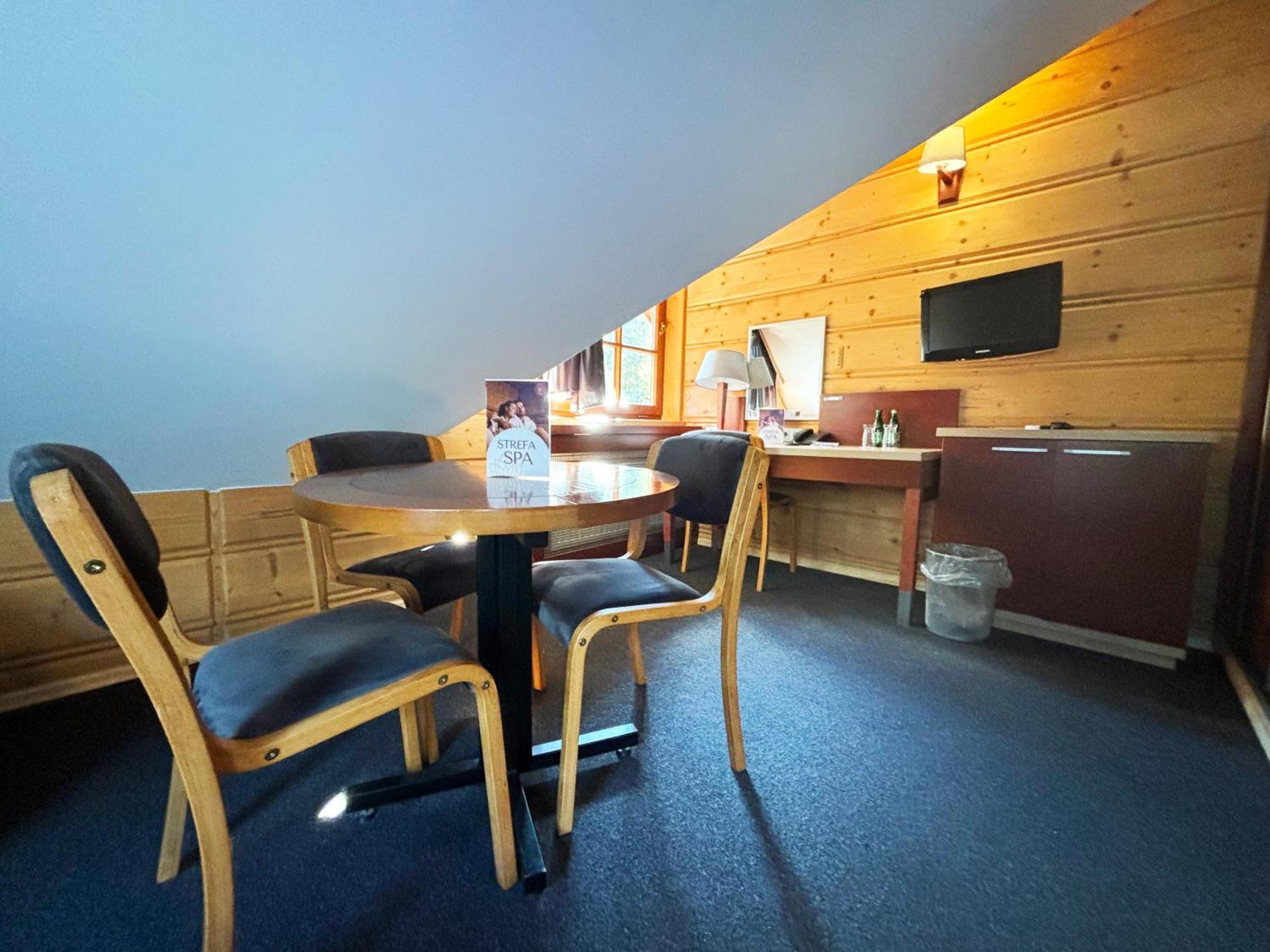 Hotel 365 Kielce Esterno foto